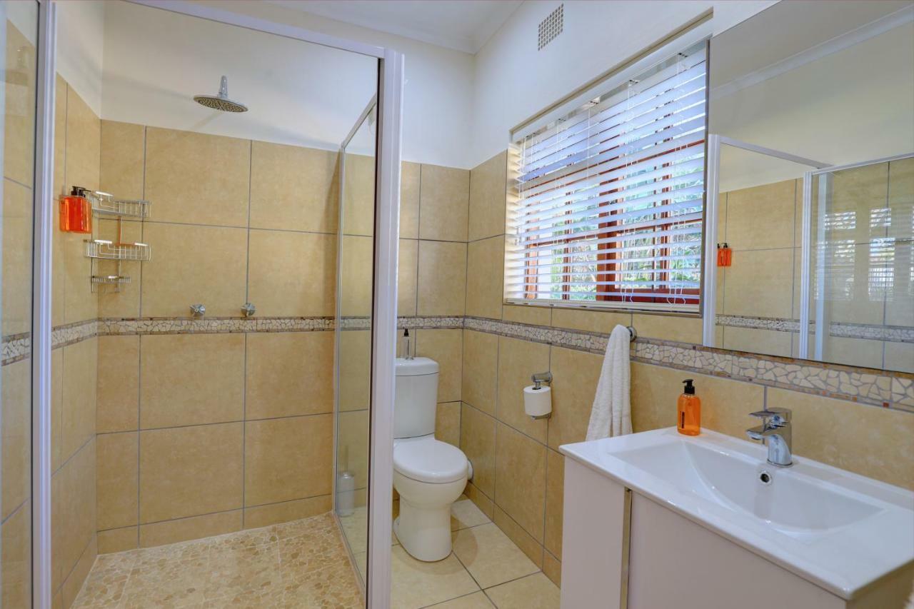 No.8 On Wright Street Apartment George Luaran gambar