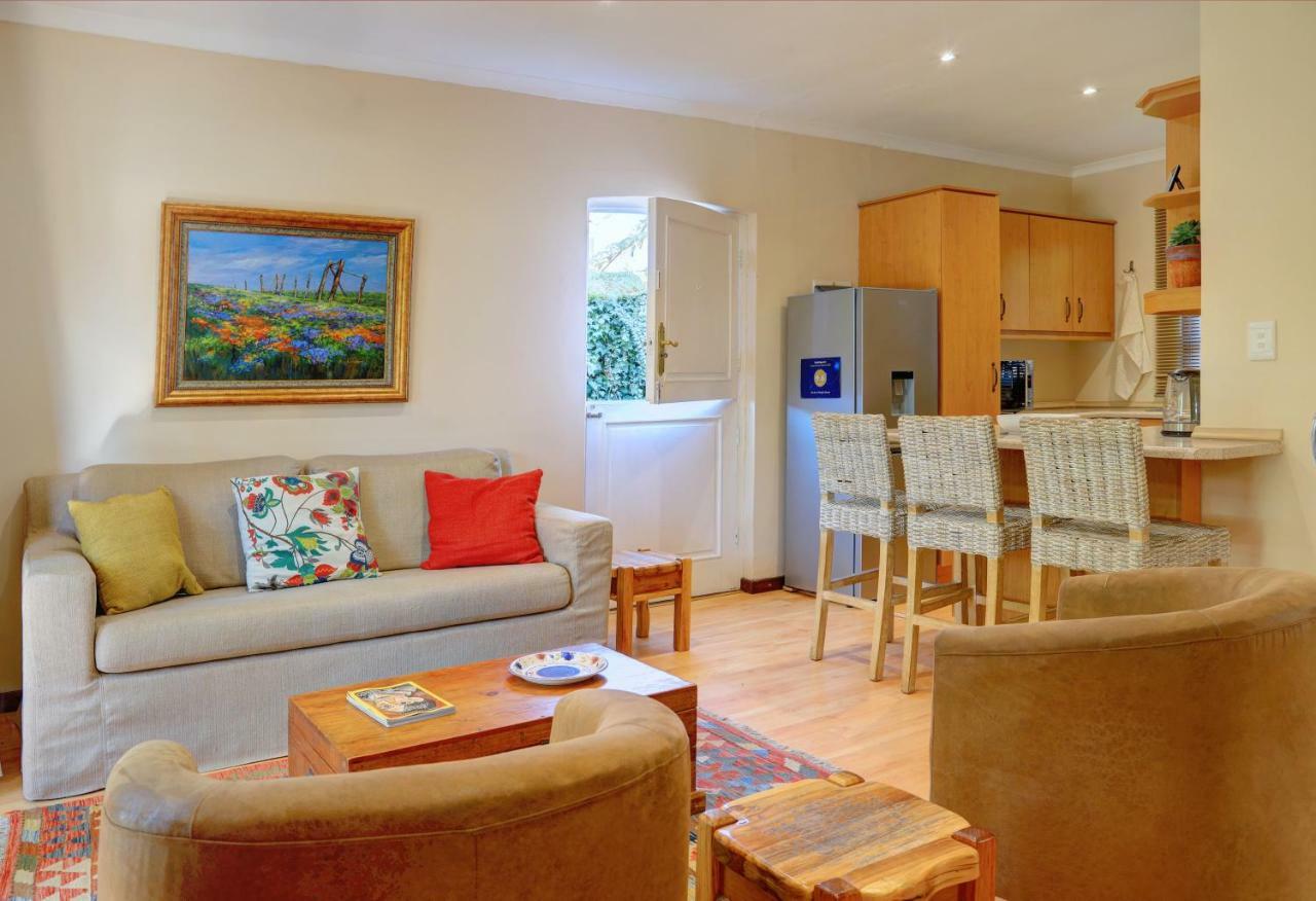 No.8 On Wright Street Apartment George Luaran gambar