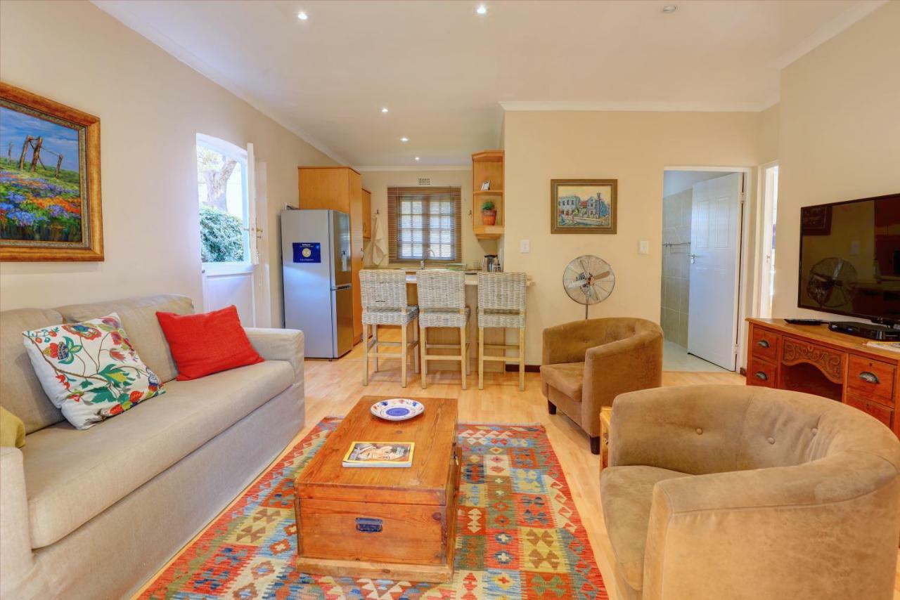 No.8 On Wright Street Apartment George Luaran gambar