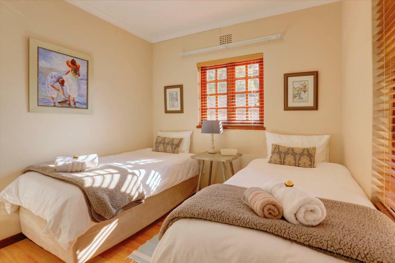 No.8 On Wright Street Apartment George Luaran gambar