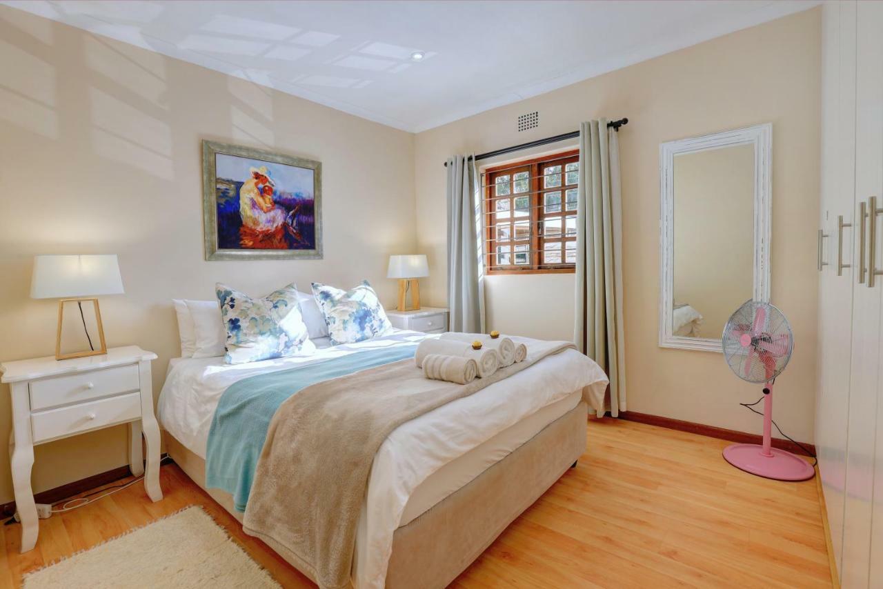 No.8 On Wright Street Apartment George Luaran gambar